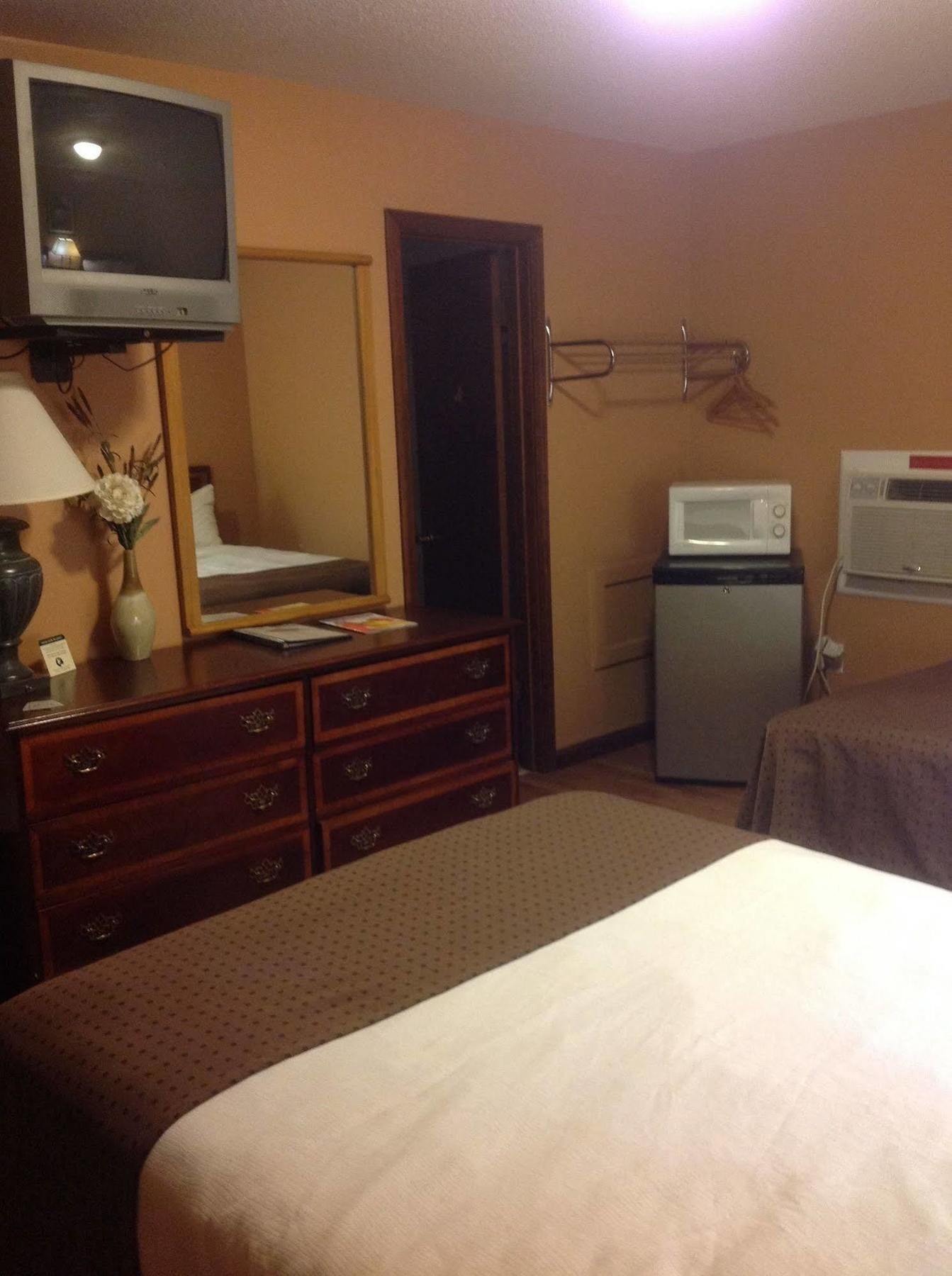 L'Acadie Inn & Rv Park Eunice Eksteriør billede